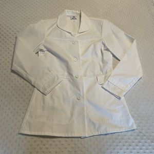 Meta white lab coat size 2